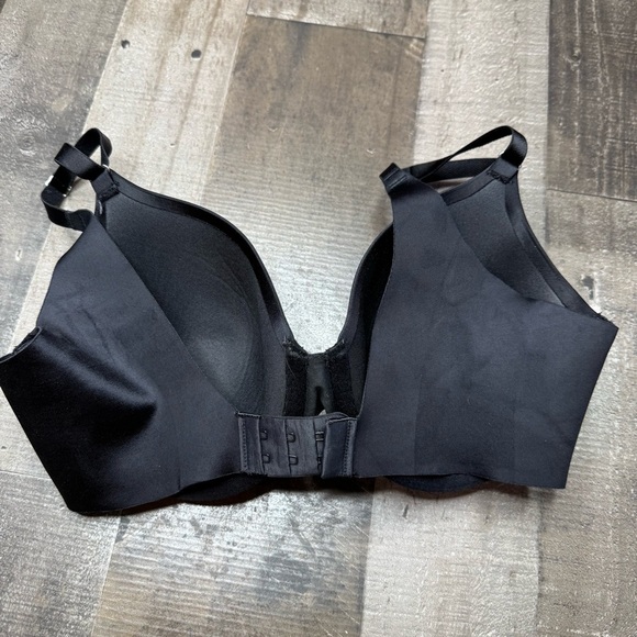 Soma Black Vanishing Back Full Coverage Bra with Seamless Design 32DD - Picture 3 of 9